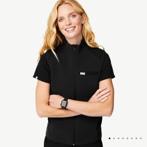 NWT Figs 261 Essential On-Shift Fleece Vest